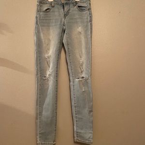 American eagle ripped light wash jeans